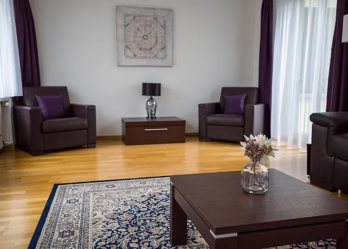 Nice And Big 1 Bedroom Flat City Center/Near Lake