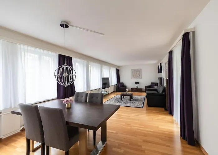 Nice And Big 1 Bedroom Flat City Center/Near Lake